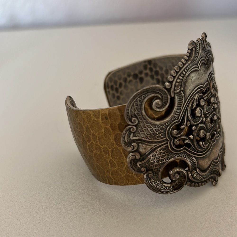 Beautiful Cuff Bracelet - Picture 2 of 6